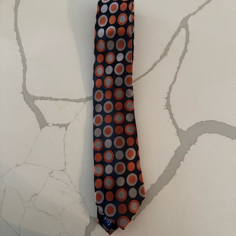 Paul Fredrick 100% Silk Tie – Geometric Dot Pattern $22